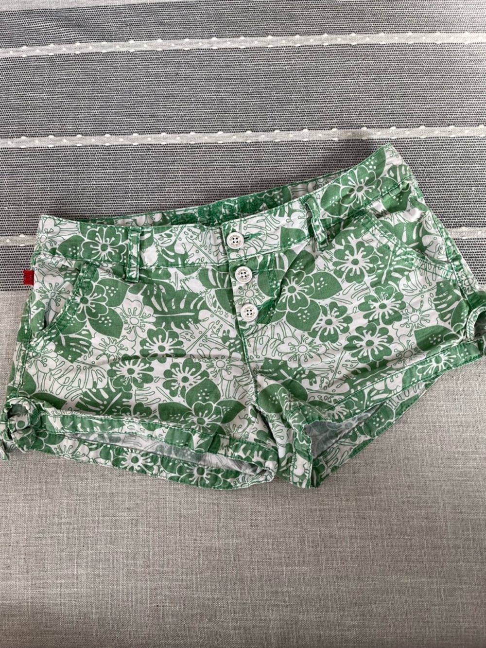 Bongo Retro Vtg Y2K 90'sFloral Shorts Green White Womens Paisley Shorty Shorts 5 - Picture 1 of 14